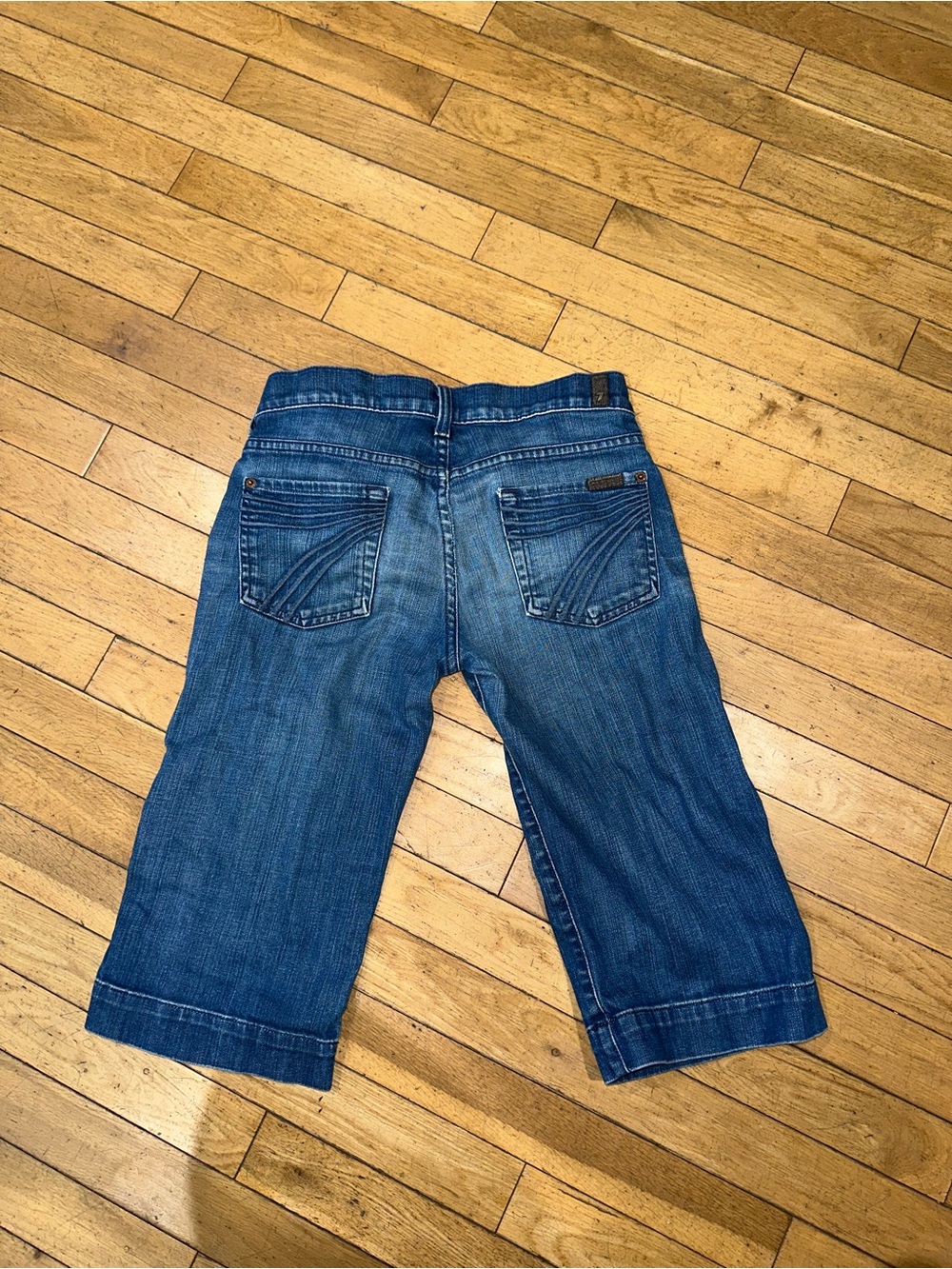 Woman’s 7 for all mankind dojo cropped capri jeans denim